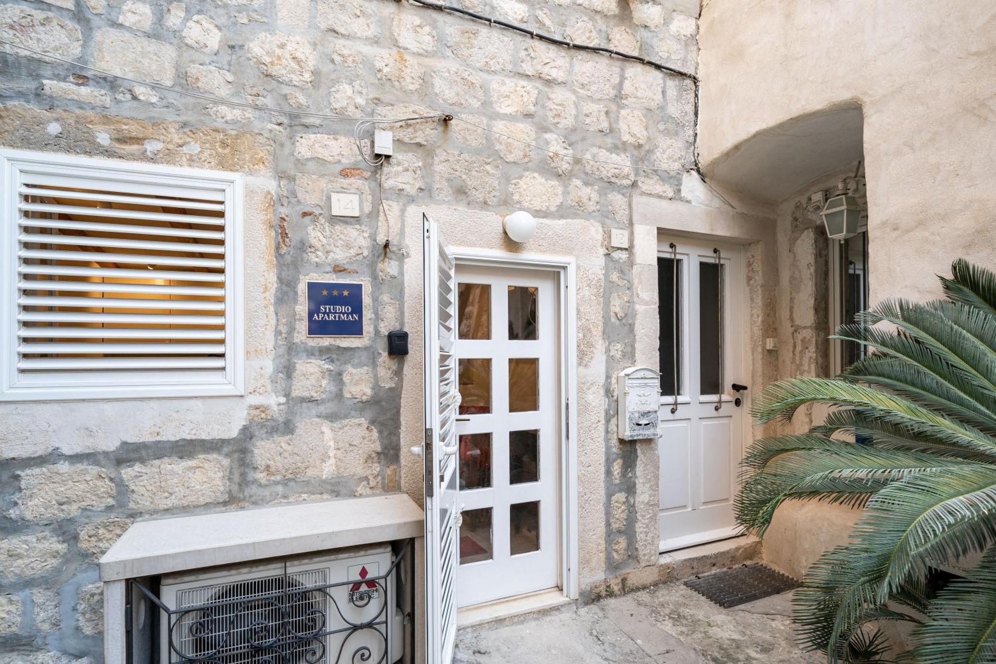 Lovely Holiday House Othello Next To The Buza Beach Dubrovnik Buitenkant foto